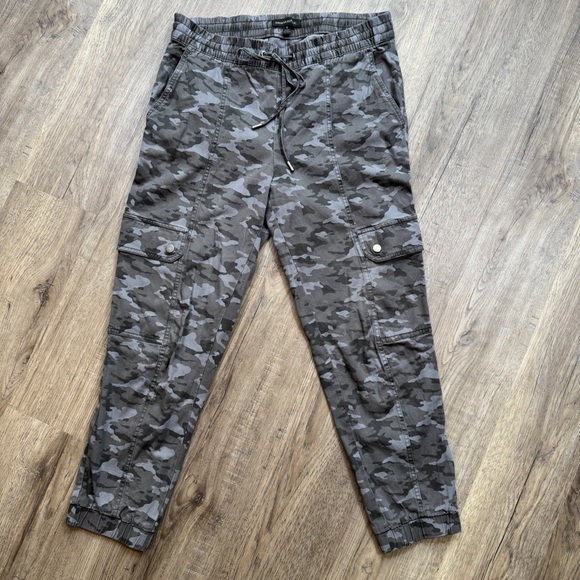 Banana Republic Pants - Banana Republic Gray Camouflage Cargo Joggers - Size Small